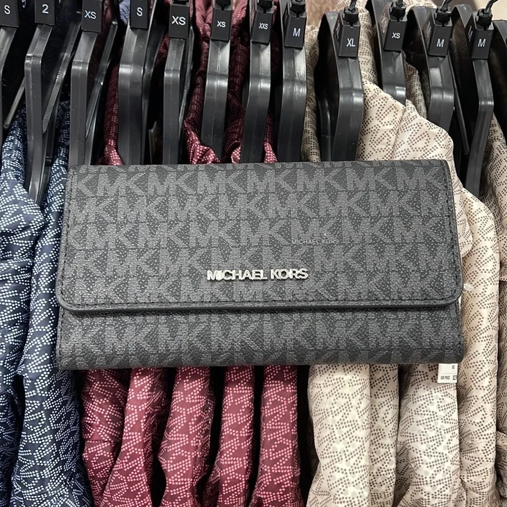 MICHAEL KORS JET SET TRV LARGE TRIFOLD BLACK